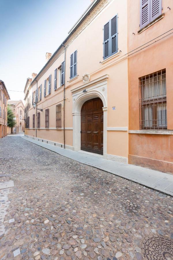 Palazzo Sabbioni Suite Del Conte Elegant Suite In Old Monastery City Center Ferrara Dış mekan fotoğraf