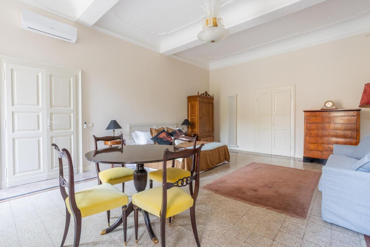 Palazzo Sabbioni Suite Del Conte Elegant Suite In Old Monastery City Center Ferrara Dış mekan fotoğraf